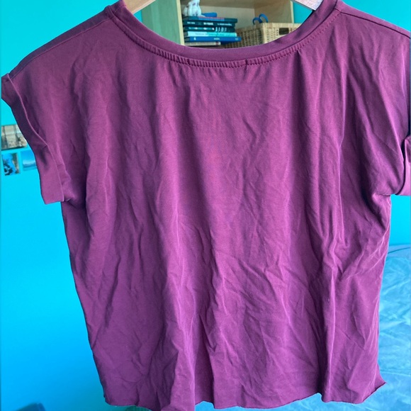 Burgundy crop top - Picture 2 of 2